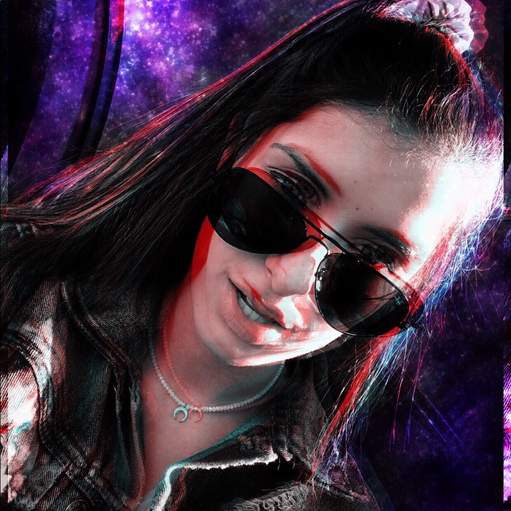 Meet your Posher, Anya